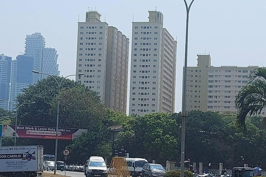 Jays Apartment - Colombo 02 At The Heart Of Convenience Bagian luar foto