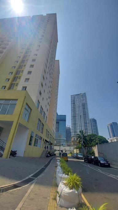 Jays Apartment - Colombo 02 At The Heart Of Convenience Bagian luar foto